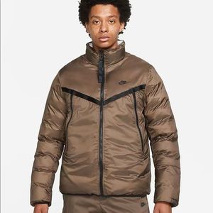 Nike sportswear thema-fit jacket size s reverse jacket brown and white Inside